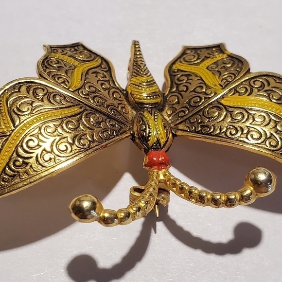 Vintage Goldtone Butterfly Brooch stamped Spain scrolling - Picture 8 of 8